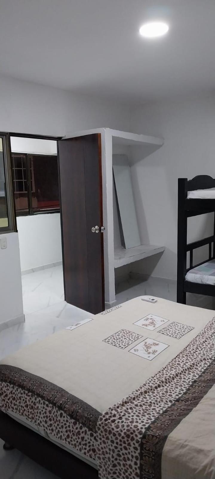 La Medellin Hostal Cartagena Exteriör bild
